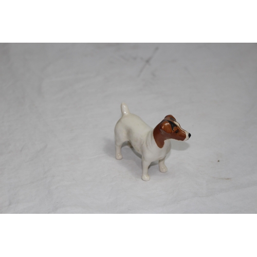 784 - BESWICK DOG
7 x 9cm