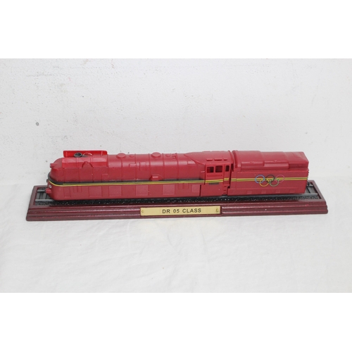 570 - 11 x ATLAS EDITIONS TRAIN MODELS