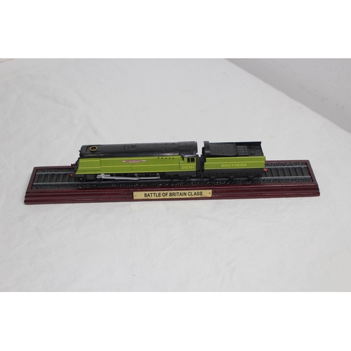 570 - 11 x ATLAS EDITIONS TRAIN MODELS