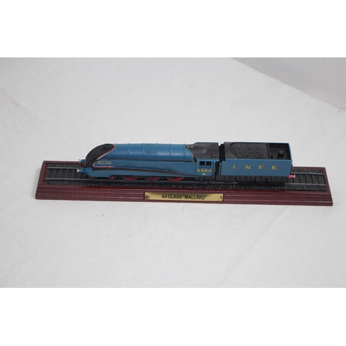 571 - 11 x ATLAS EDITIONS TRAIN MODELS