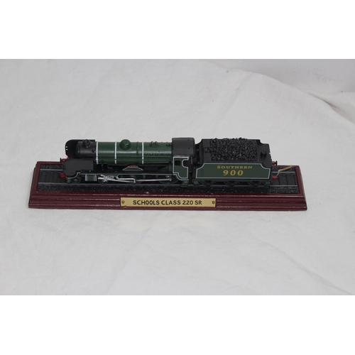 571 - 11 x ATLAS EDITIONS TRAIN MODELS