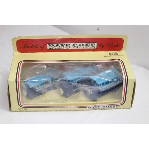 574 - LARGE QUANTITY OF VINTAGE BOXED MODEL VEHICLES ETC