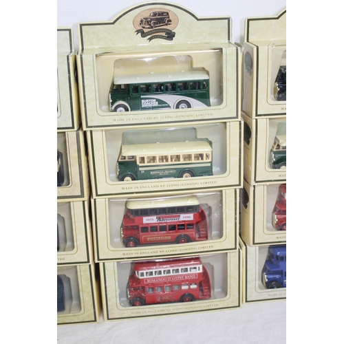 575 - LARGE QUANTITY OF VINTAGE BOXED MODEL VEHICLES ETC