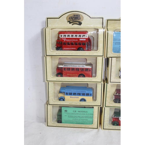 580 - LARGE QUANTITY OF VINTAGE BOXED MODEL VEHICLES ETC