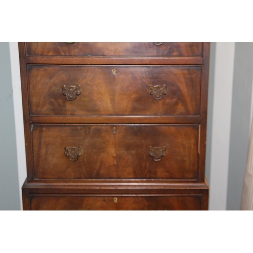 39 - VINTAGE CHEST ON CHEST IN TWOSECTIONS (MQ)
61 X 40 X 153CM