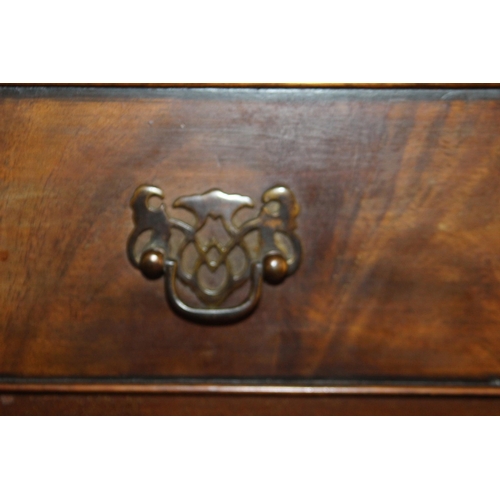 39 - VINTAGE CHEST ON CHEST IN TWOSECTIONS (MQ)
61 X 40 X 153CM