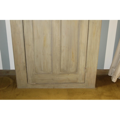 40 - VINTAGE PINE HALLROBE (MQ)
111 X 39 X 188CM