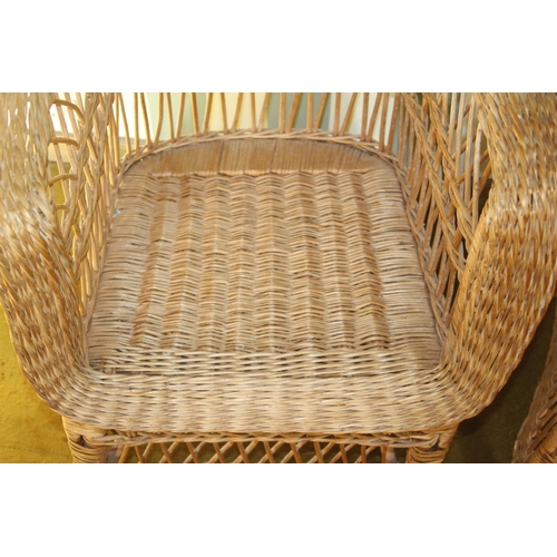 41 - 3 X VINTAGE WICKER ARMCHAIRS (MQ)
67 X 60 X 77CM