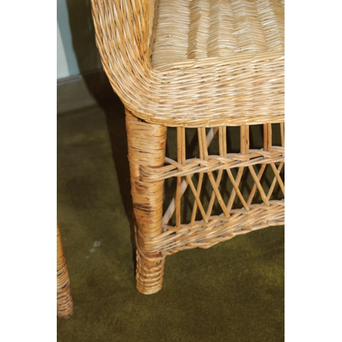 41 - 3 X VINTAGE WICKER ARMCHAIRS (MQ)
67 X 60 X 77CM