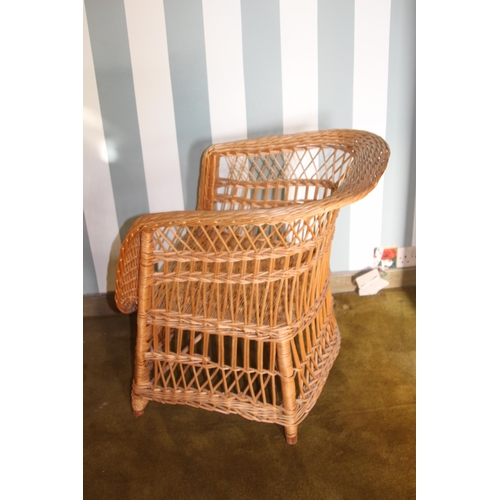 41 - 3 X VINTAGE WICKER ARMCHAIRS (MQ)
67 X 60 X 77CM