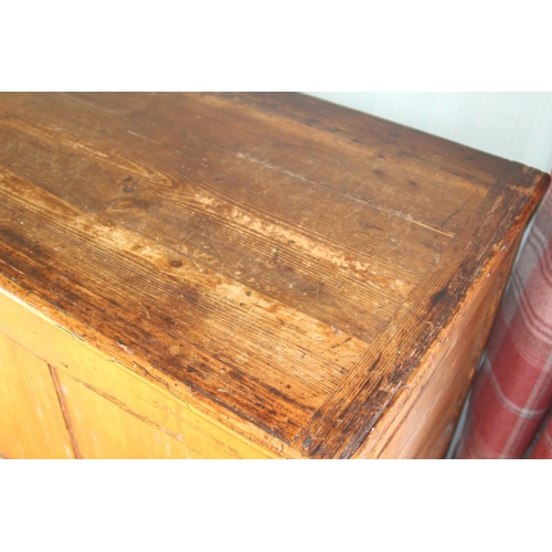 42 - ANTIQUE PITCH PINE COFFER (MQ)
117 X 56 X 91CM