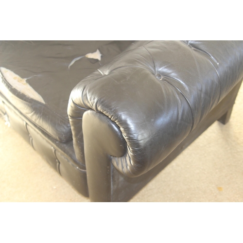 46 - PAIR OF CHESTERFIELD CLUB CHAIRS (MQ)
121 X 104 X 75CM