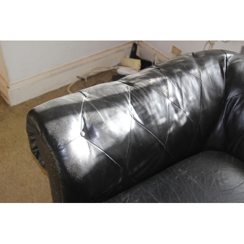 47 - CHESTERFIELD THREE SEATER SOFA (MQ)
240 X 104 X 75CM