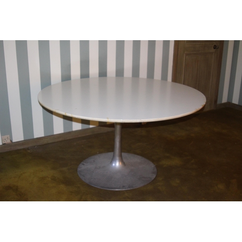 48 - RETRO ARKANA DINING TABLE (MQ)
151 X 74CM