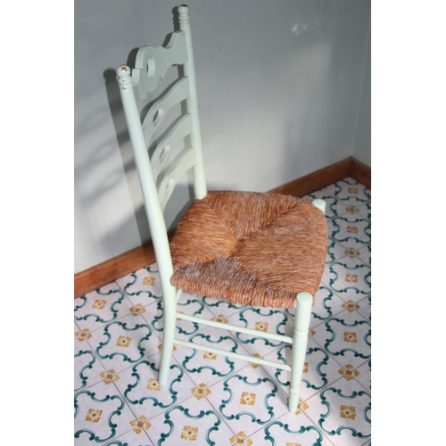 49 - SET OF 6 VINTAGE PAINTED LADDER BACK WICKER SEAT CHAIRS (MQ)
43 X 42 X 100CM