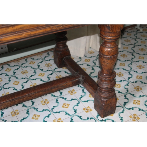 50 - ANTIQUE DRAWLEAF OAK TABLE (MQ)
221 X 77 X 77CM