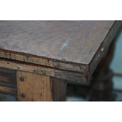 50 - ANTIQUE DRAWLEAF OAK TABLE (MQ)
221 X 77 X 77CM