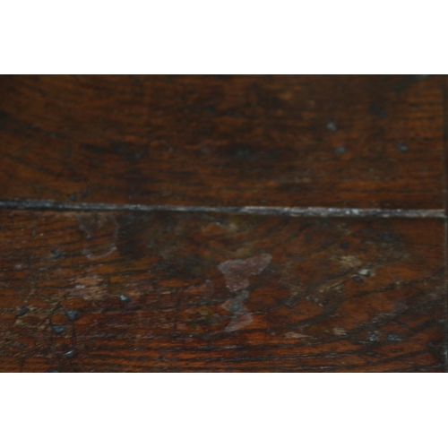 50 - ANTIQUE DRAWLEAF OAK TABLE (MQ)
221 X 77 X 77CM