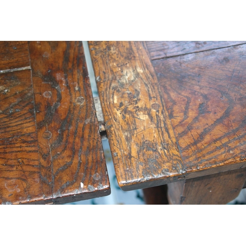 50 - ANTIQUE DRAWLEAF OAK TABLE (MQ)
221 X 77 X 77CM