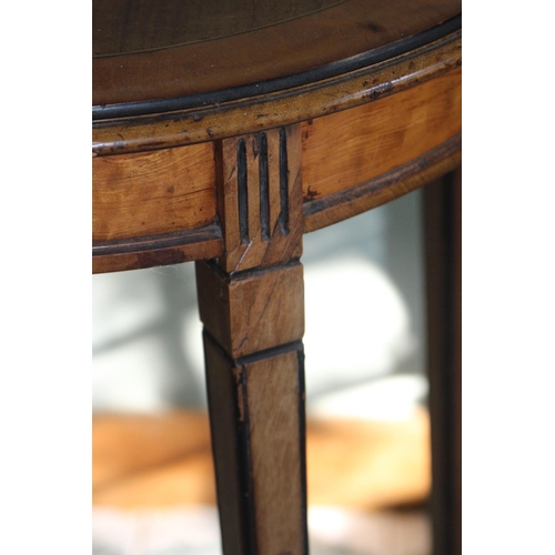 53 - ANTIQUE SIDE TABLE (MQ)
54 X 72CM