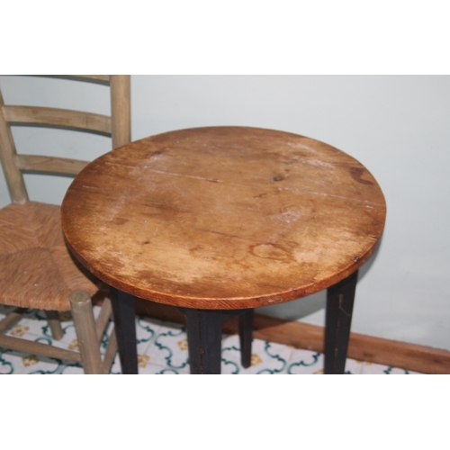 54 - VINTAGE PINE SIDE TABLE AND TWO CHAIRS (MQ)
61 X 72CM