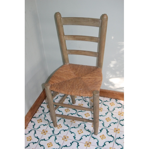 54 - VINTAGE PINE SIDE TABLE AND TWO CHAIRS (MQ)
61 X 72CM