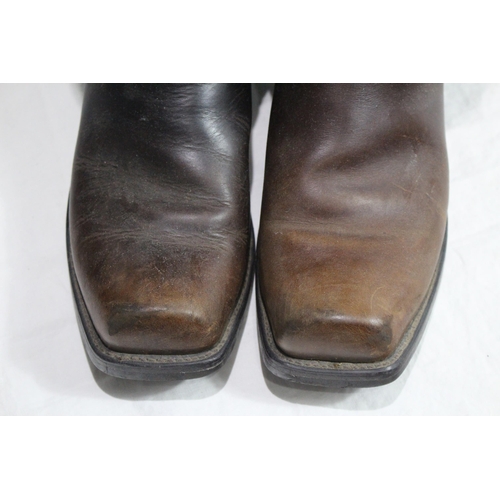 355 - 2 X PAIRS OF LEATHER MEN'S COWBOY BOOTS SIZE 9 1/2