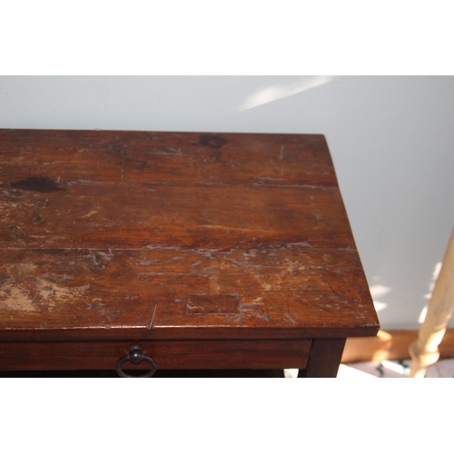 64 - ANTIQUE SIDE TABLE WITH DRAWER (MQ)
60 X 41 X 62CM