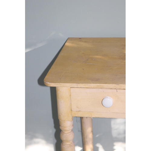 65 - PINE CONSOLE TABLE WITH DRAWER (MQ)
94 X 53 X 79CM