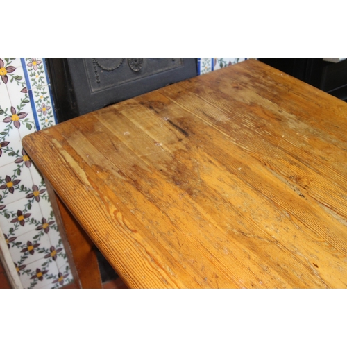 68 - PINE DINING TABLE (MQ)
160 X 83 X 74CM