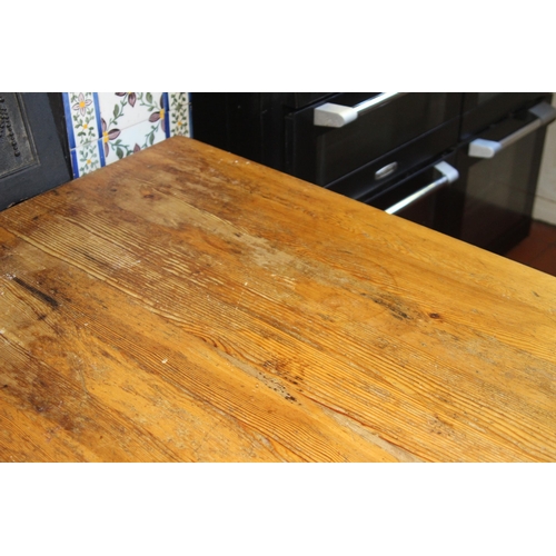 68 - PINE DINING TABLE (MQ)
160 X 83 X 74CM