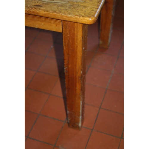 68 - PINE DINING TABLE (MQ)
160 X 83 X 74CM