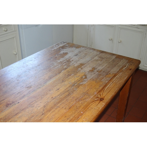 68 - PINE DINING TABLE (MQ)
160 X 83 X 74CM