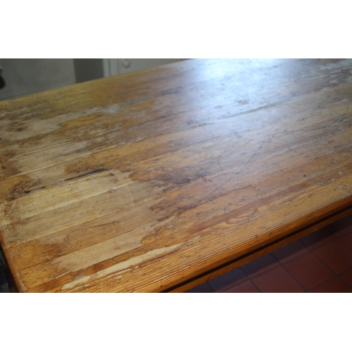 68 - PINE DINING TABLE (MQ)
160 X 83 X 74CM