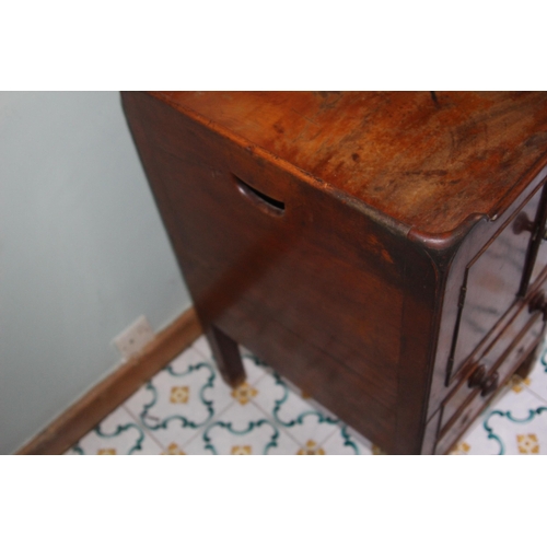 69 - ANTIQUE COMMODE CHEST (MQ)
45 X 51 X 80CM