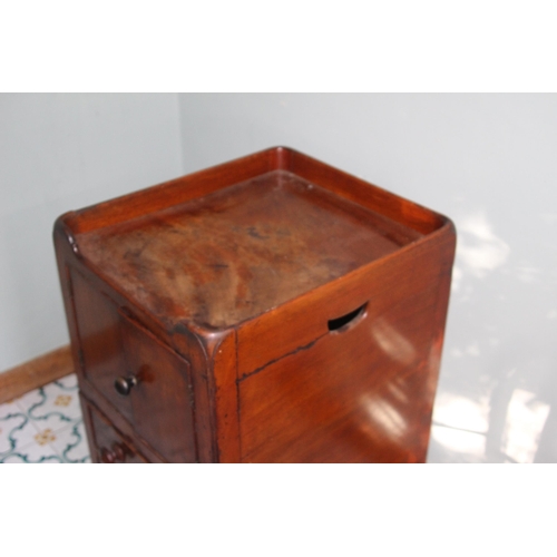 69 - ANTIQUE COMMODE CHEST (MQ)
45 X 51 X 80CM