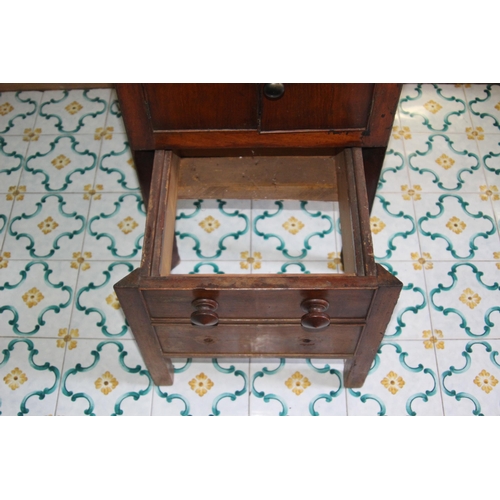 69 - ANTIQUE COMMODE CHEST (MQ)
45 X 51 X 80CM