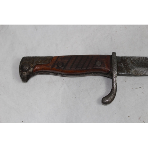 730 - WWI GERMAN BUTCHER BLADE BAYONET