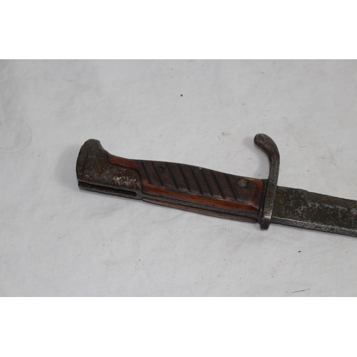 730 - WWI GERMAN BUTCHER BLADE BAYONET