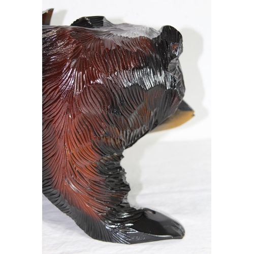 808 - LARGE JAPANESE CARVING OF A BEAR CATCHING FISH
42 X 25CM