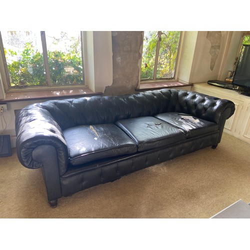 47 - CHESTERFIELD THREE SEATER SOFA (MQ)
240 X 104 X 75CM