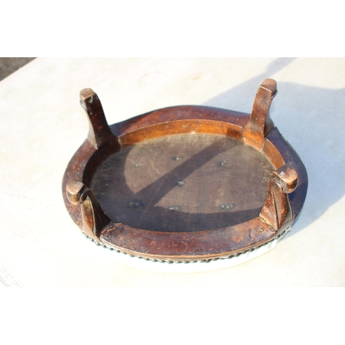 2 - ANTIQUE FOOT STOOL
36 x 25 x 19cm