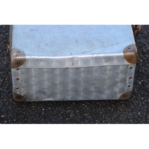 393 - VINTAGE FLIGHT CASE
60 X 37 X 20CM