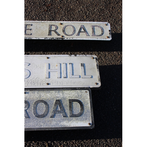 426 - QUANTITY OF VINTAGE ROAD SIGNS  x5
117CM