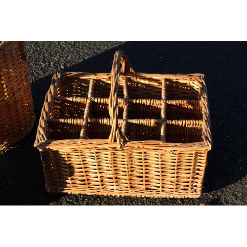 427 - QUANTITY OF WICKER x3
40 X 30CM