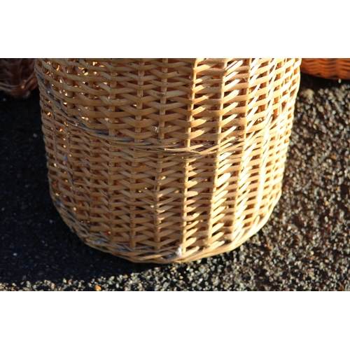 427 - QUANTITY OF WICKER x3
40 X 30CM