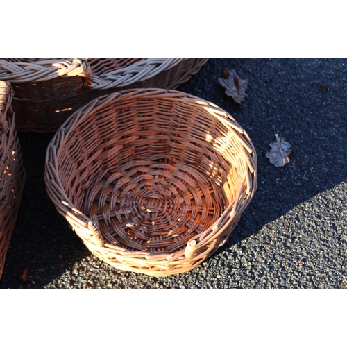 428 - QUANTITY OF WICKER x4
80 X 23CM