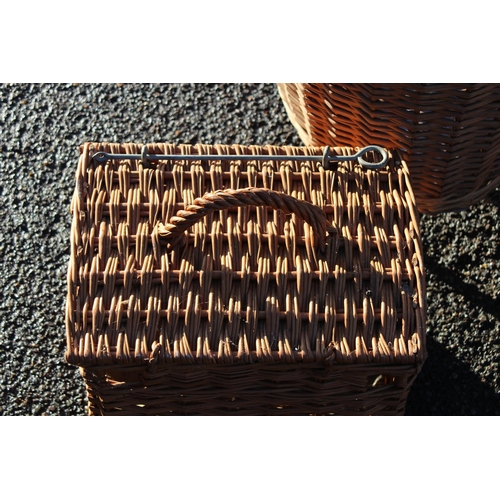 428 - QUANTITY OF WICKER x4
80 X 23CM