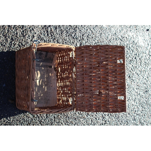 428 - QUANTITY OF WICKER x4
80 X 23CM