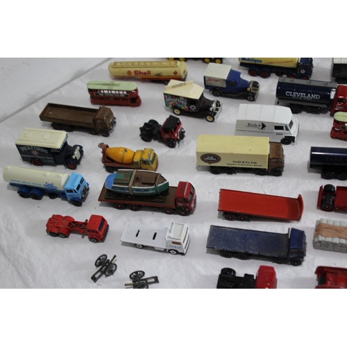 585 - LARGE QUANTITY OF DIE CAST CARS